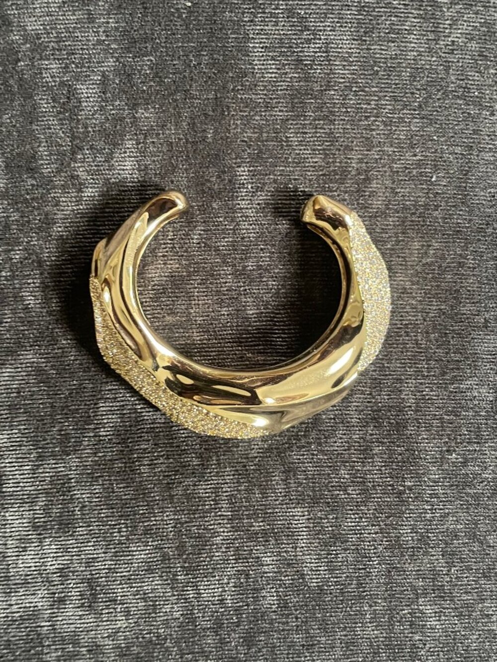Lili Claspe Cuff - Picture 6 of 6